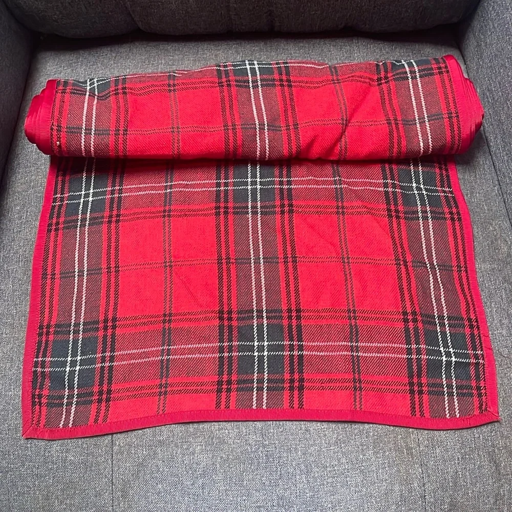 Williams Sonoma Classic Tartan Christmas Table Runner